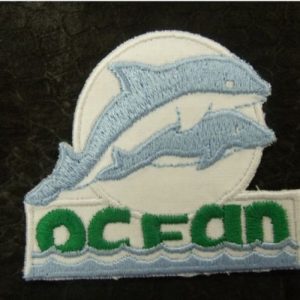 écusson thermocollant motif DAUPHIN OCEAN bleu largeur: 5 cm/ hauteur 6,5 cm