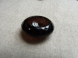 Bouton marron transparent a 2 trous