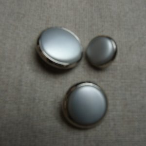 bouton métal argent