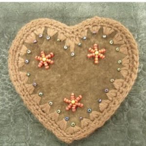 écusson à coudre- motif: CŒUR avec RIVET ŒILLET- perlé marron, largeur 9.5 cm / hauteur 8 cm