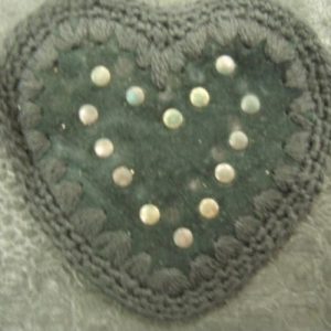 Ecusson à coudre- motif : CŒUR avec RIVET& ŒILLET NOIR,largeur 9,5cm / hauteur 8cm