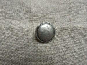 bouton argent vieillit
