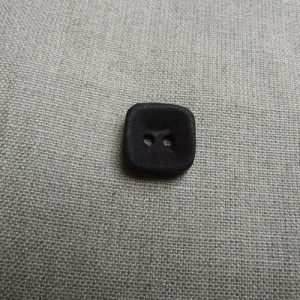 bouton acrylique carré noir à 2 trous noir, 15 mm,de belle qualité