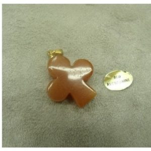 PENDENTIF MOTIF TREFLE RED AVENTURINE ,HAUTEUR: 2,5 cm / LARGEUR: 2,3 cm / EPAISSEUR: 4 mm