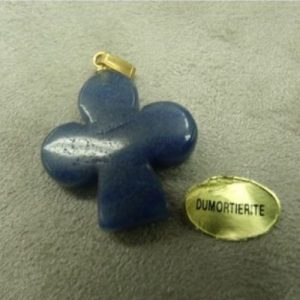 PENDENTIF MOTIF TREFLE- DUMORTHERITE ,HAUTEUR: 2,5 cm / LARGEUR: 2,3 cm / EPAISSEUR: 4 mm