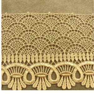 DENTELLE / GUIPURE DE CALAIS caramel bordure FESTONNÉE motif coquillage 9,5 cm