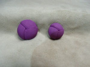 BOUTON EFFET PASSEMENTERIE -VIOLET