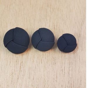 BOUTON EFFET PASSEMENTERIE NOIR,de belle qualité