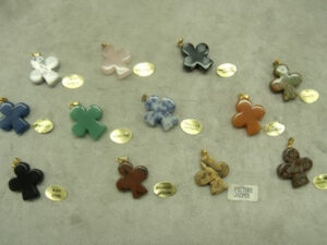 PENDENTIF MOTIF TREFLE- PHOTO DE PRESENTATION