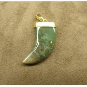 PENDENTIF MOTIF CORNE- BLOOD STONE,HAUTEUR: 3,5 cm / LARGEUR: 1,5 cm/ EPAISSEUR: 0,4 cm