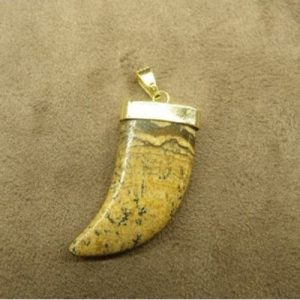 PENDENTIF MOTIF CORNE- PICTURE JASPER ,HAUTEUR: 3,5 cm / LARGEUR: 1,5 cm/ EPAISSEUR: 0,4 cm