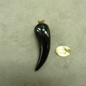 PENDENTIF MOTIF DENT- BLACK STONE ,LONGUEUR : 4cm / EPAISSEUR : 14mm
