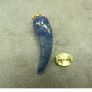 PENDENTIF MOTIF DENT-DUMORTERITE ,LONGUEUR : 4cm / EPAISSEUR : 14mm