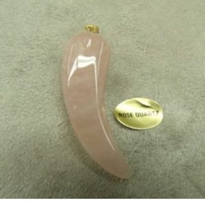 PENDENTIF MOTIF DENT- ROSE QUARTZ ,LONGUEUR : 4cm / EPAISSEUR : 14mm