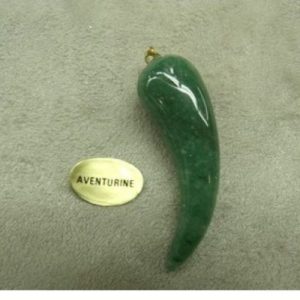 PENDENTIF MOTIF DENT- AVENTURINE ,LONGUEUR : 4cm / EPAISSEUR : 14mm