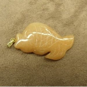 PENDENTIF MOTIF POISSON- MUD LINE STONE ,LONGUEUR : 7 cm / HAUTEUR : 2,5 cm / EPAISSEUR : 0,3 cm