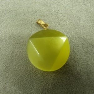 PENDENTIF PRISME- JAUNE