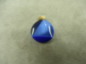 PENDENTIF MOTIF PRISME - BLEU foncé