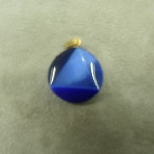 PENDENTIF MOTIF PRISME - BLEU foncé