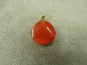 PENDENTIF MOTIF PRISME- ORANGE foncé
