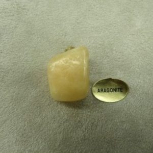 PENDENTIF MOTIF PIERRE- ARAGONITE,HAUTEUR: 2 cm / LARGEUR 1,5 cm / EPAISSEUR: 1,5 cm