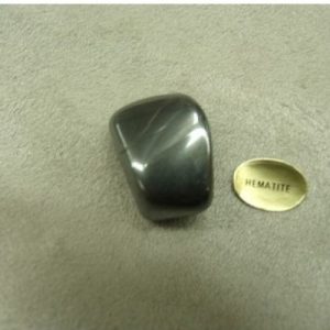 PIERRE MOTIF NECK TENSION- HEMATITE,HAUTEUR: 2 cm / EPAISSEUR: 1,5 cm