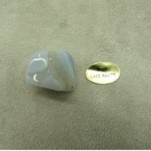 PIERRE MOTIF DEPRESSIONS- BLUE LACE AGATE ,HAUTEUR: 2 cm / EPAISSEUR: 1,5 cm