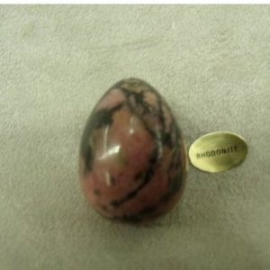 PIERRE MOTIF OEUF GM-RHODONITE ,HAUTEUR : 3 cm / LARGEUR : 2,5cm