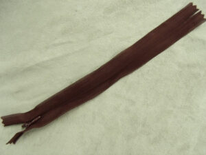 FERMETURE INVISIBLE-20cm- BORDEAUX- NON SÉPARABLE