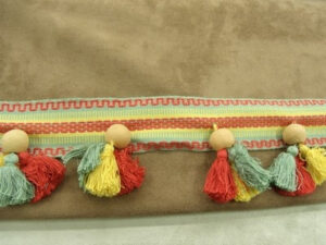 RUBAN POMPOM MULTICOLORE