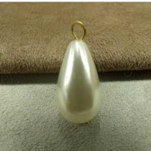 JOLI BOUTON PERLE NACRE - 20mm de hauteur / 12 mm de diametre