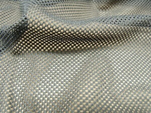 TISSUS FILET MAILLE NOIR- 145 cm