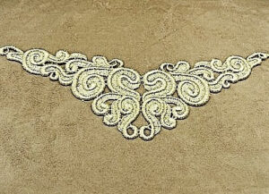 APPLICATION MOTIF BRODEE EN LUREX-OR - 32 cm / 7