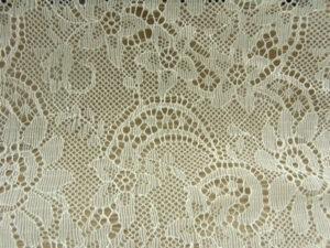 DENTELLE DE CALAIS 150 cm- IVOIRE LUREX