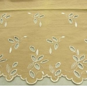 BRODERIE COTON FACON DAIM chair brodé blanc 22 cm / hauteur de broderie 15 cm