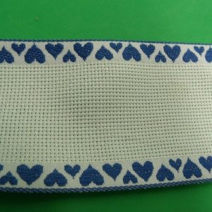 ruban à broder bleu motif coeur 70 mm