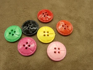 Lot de 6 bouton acrylique classique – 18 mm – multi-coloris – Couleur au choix