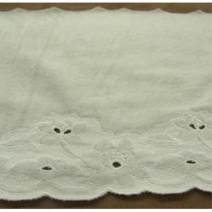 BRODERIE COTON VELOURS ivoire 13 cm /hauteur de broderie 5 cm