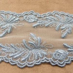 BRODERIE BLEU sur maille chair COTON ET STRETCH 8 cm