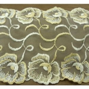 BRODERIE COTON BLANCHE SUR FOND BEIGE CLAIR 15 cm