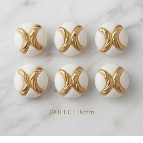 Lot de 6 boutons acryliques composés dorés sur fond blanc – 15 mm et 18 mm – Image 4