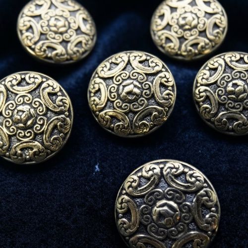 Boutons acryliques or et noir – 22 mm