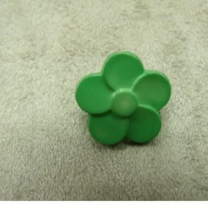 BOUTON ACRYLIQUE A QUEUE MOTIF petite fleur- verte,18 mm,très tendance