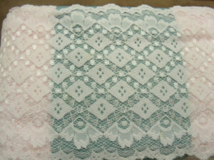 dentelle rose pale