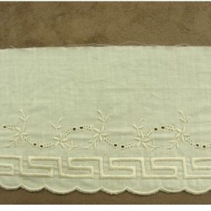 BRODERIE ANGLAISE vintage écru 9 cm / hauteur de broderie 5 cm