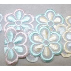 Ruban Brodé Fleurs Multicolore Rose Bleu Jaune 55 mm