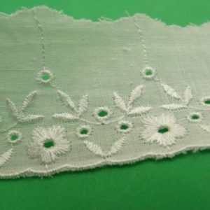 BRODERIE ANGLAISE coton blanche 4 cm