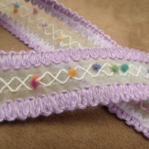 ruban fantaisie violet petit pompon multicolore sur organza