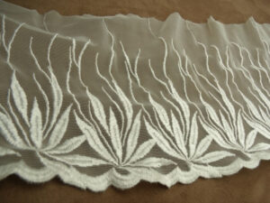 dentelle blanc cassé