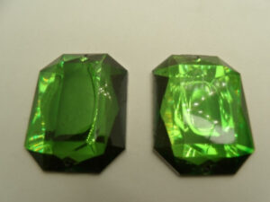 strass rectangulaire vert